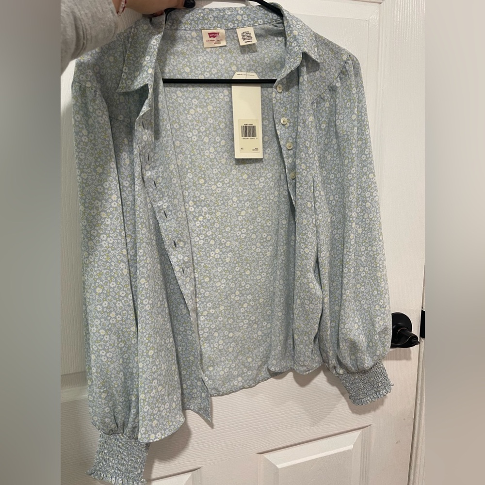 NWTS Levi’s Women’s Blue Floral Button Up Blouse Size XS